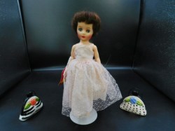 9.5 INCH 1950S FASHION DOLL HARD PLASTIC MARKED W1, PINK DRESS